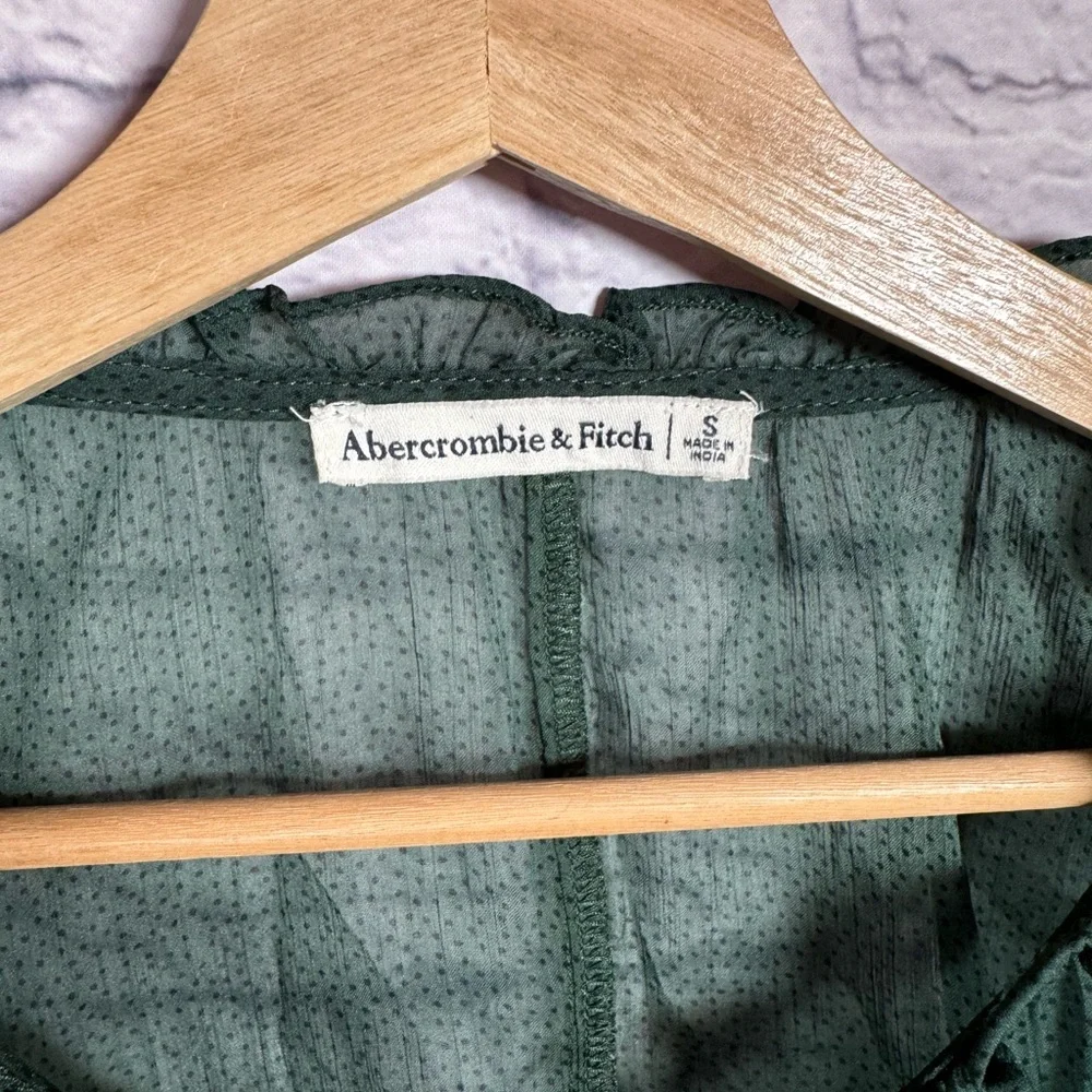 Abercrombie & Fitch puff sleeve blouse, deep green sheer women’s size small‎